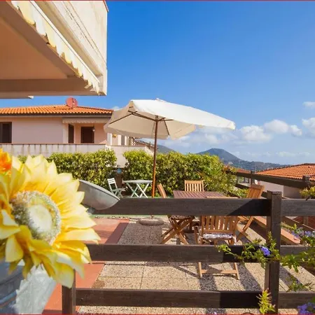 La Loggia Di Vanda - Goelba 아파트 *